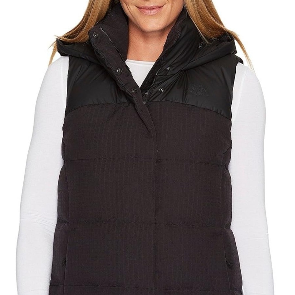 Women's North Face hooded Black Puffer Vest Puffy 700 fill with hood